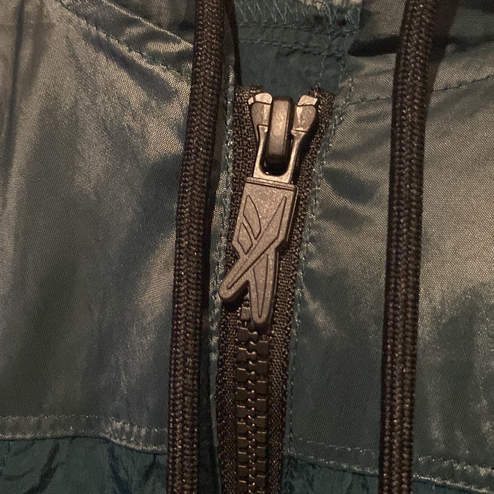 Mens Reebok Jacket. - Picture 6 of 11